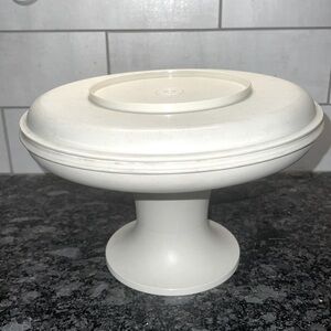 Vintage Tupperware pie, cake or fruit pedestal. Multiple uses. Dip holde…